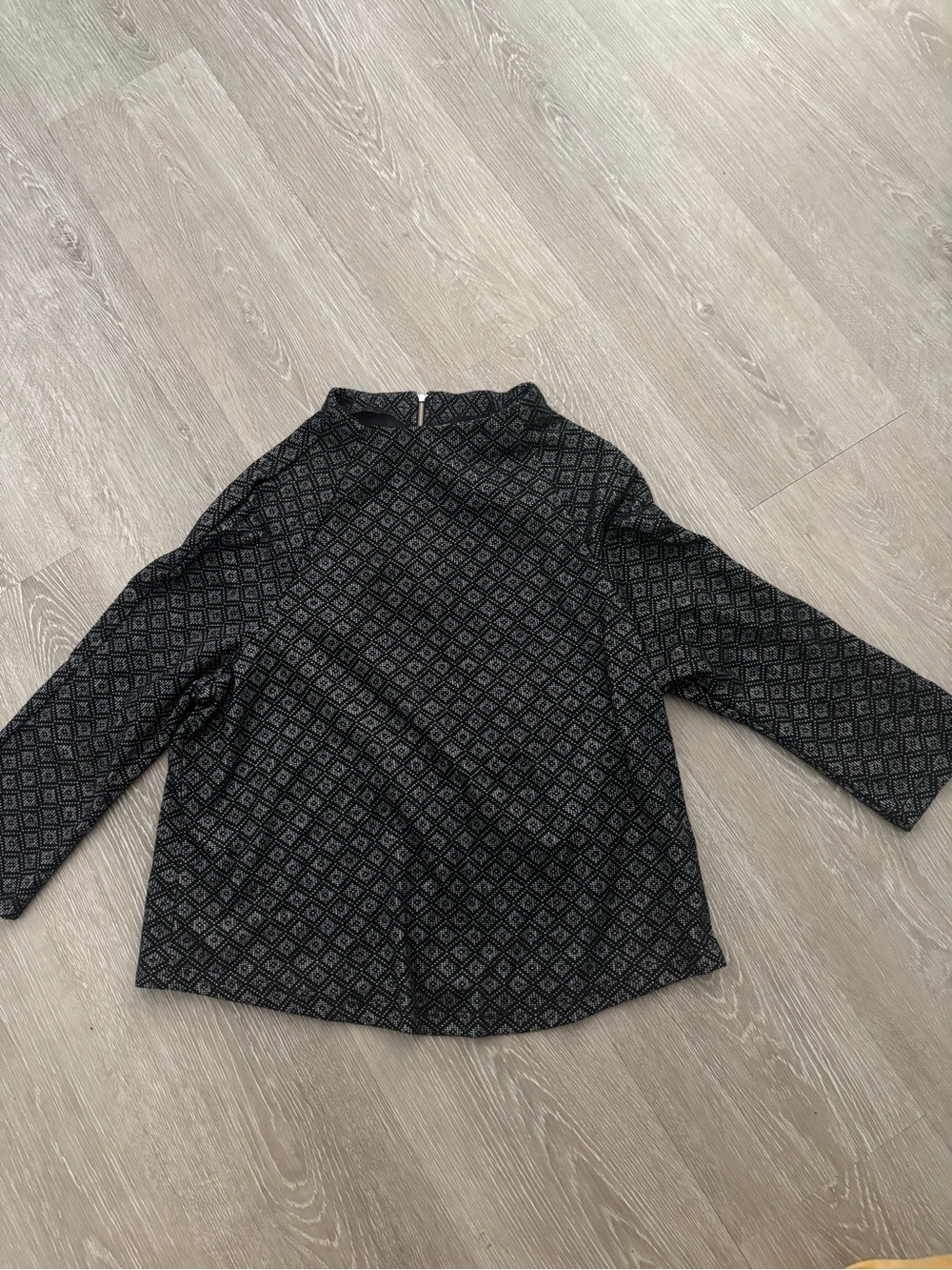 W5 Black Diamond-Print blouse